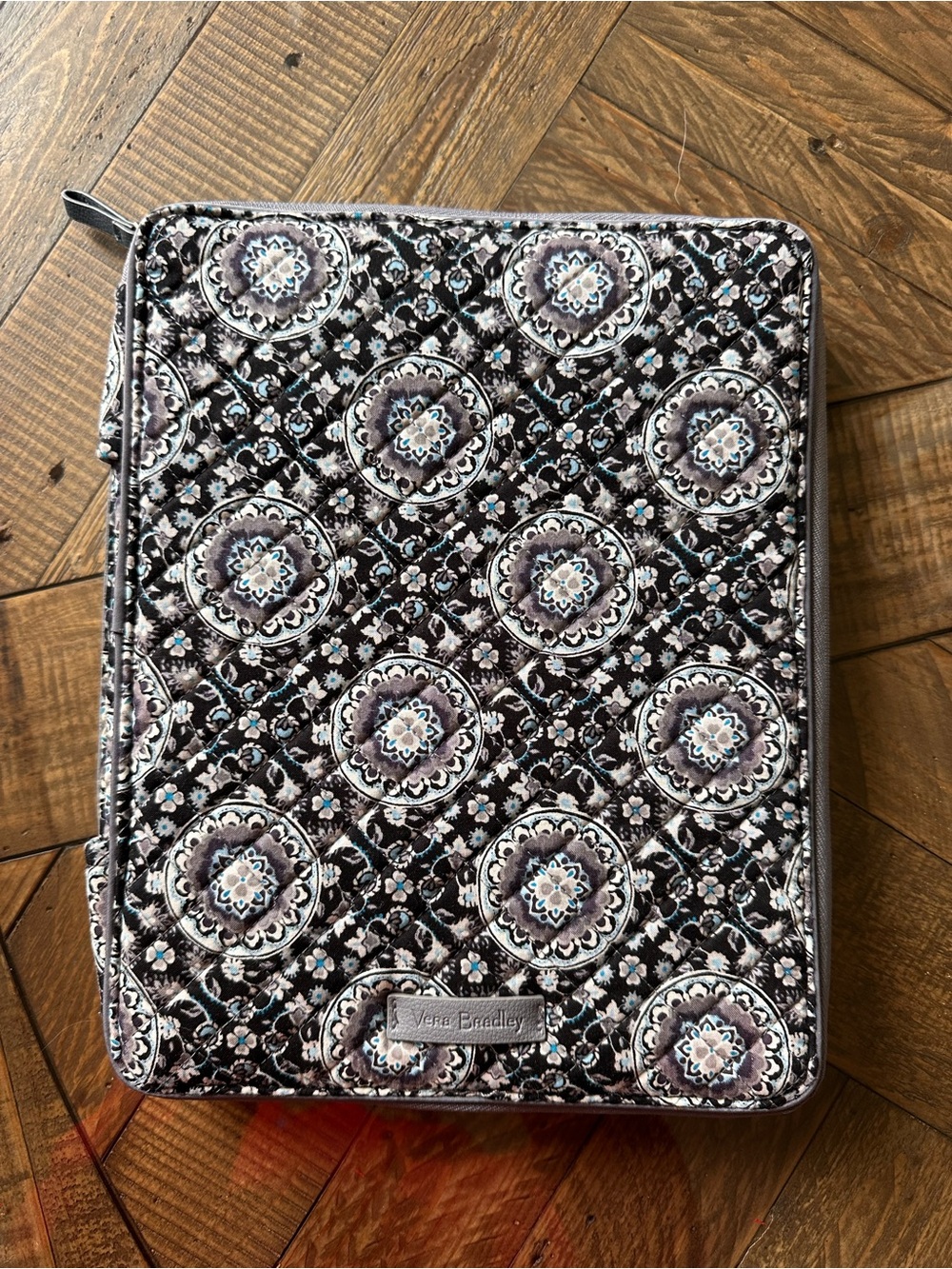 NWOT Vera Bradley Quilted Tablet iPad Organizer Case Charcoal Medallion Print